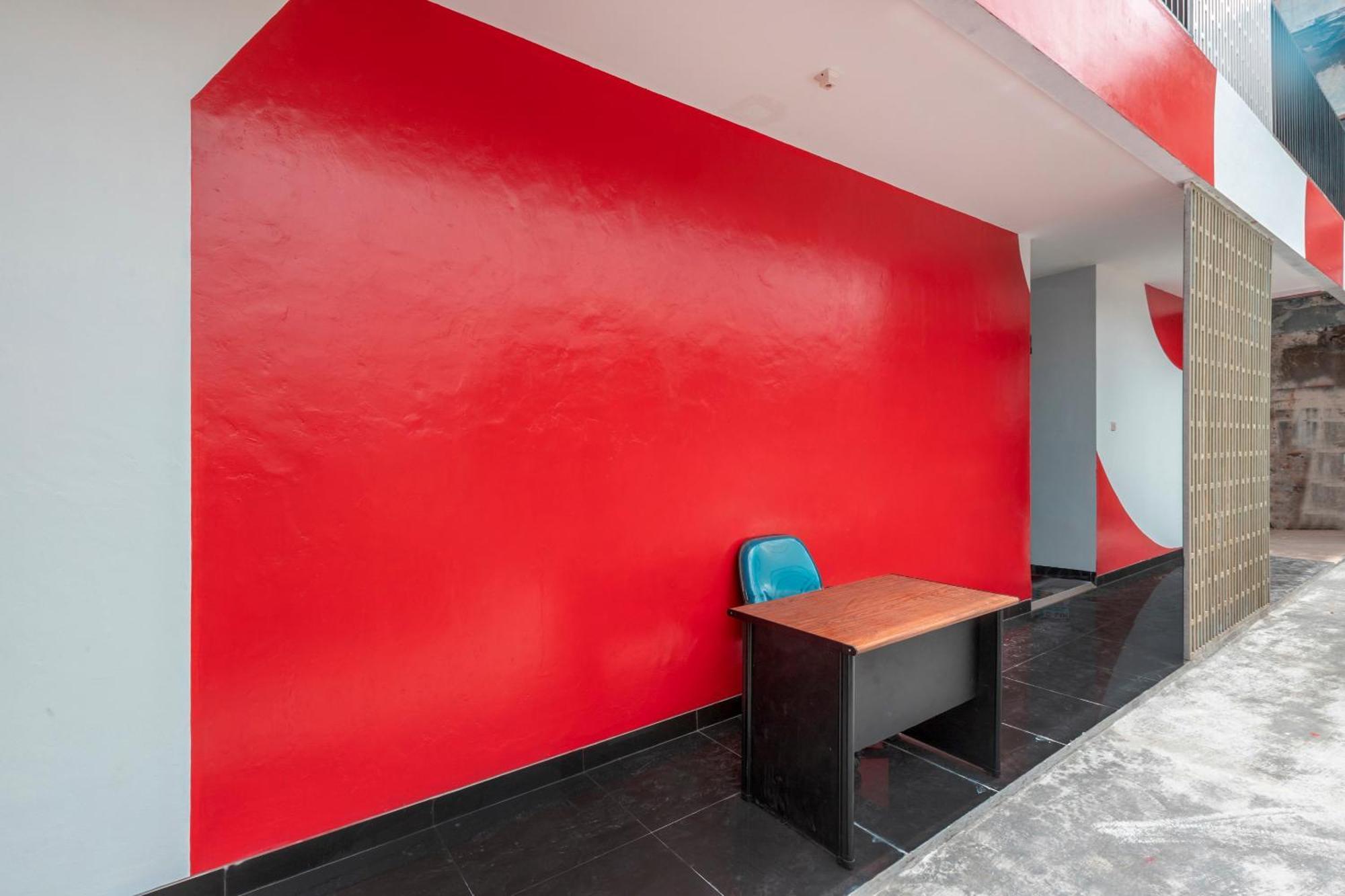 Super Oyo 2223 J&B Room Utan Kayu Jakarta Luaran gambar